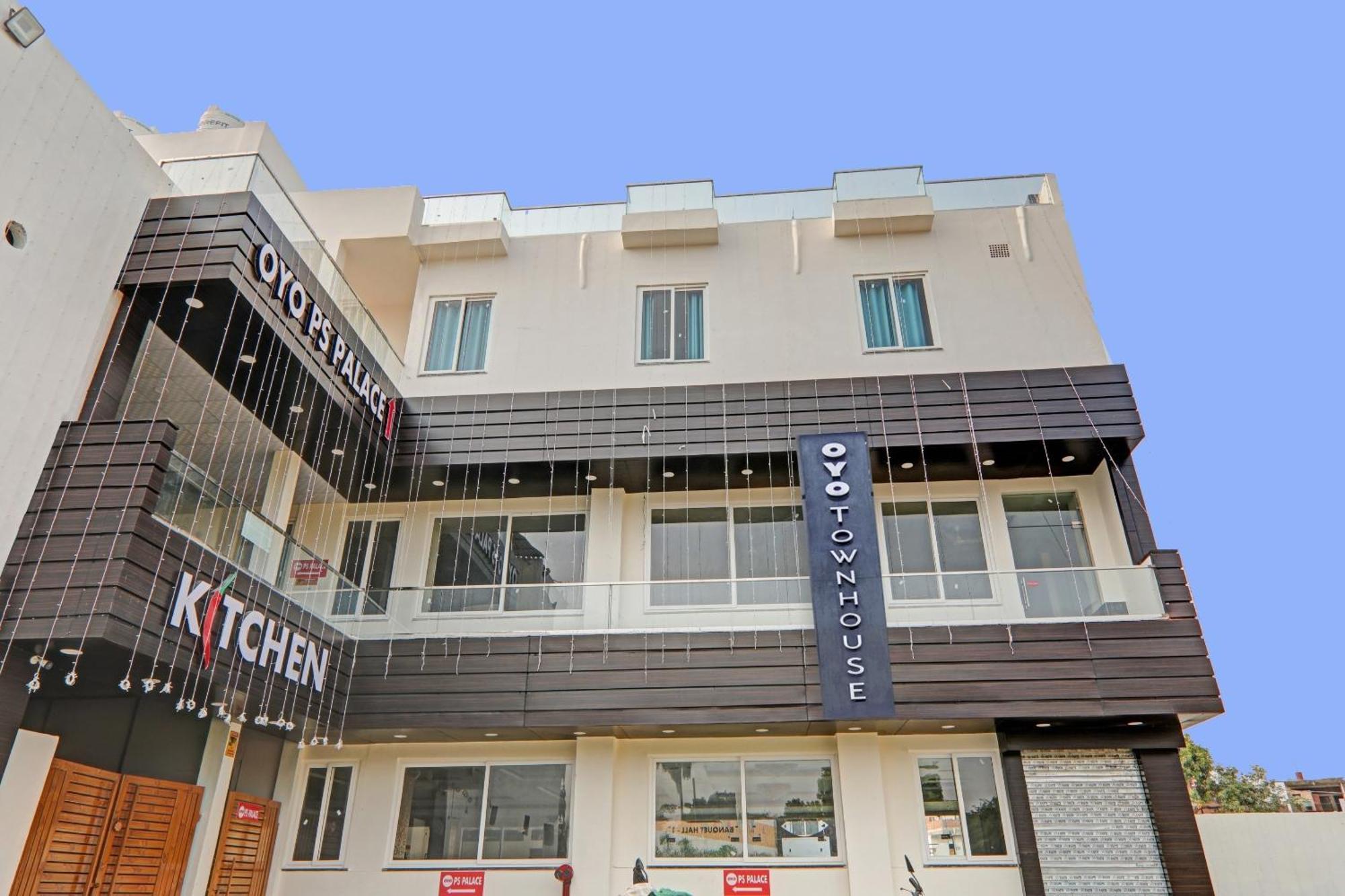 Townhouse P.S.Palace Near Amausi Metro Station Lakhnaú Exteriér fotografie