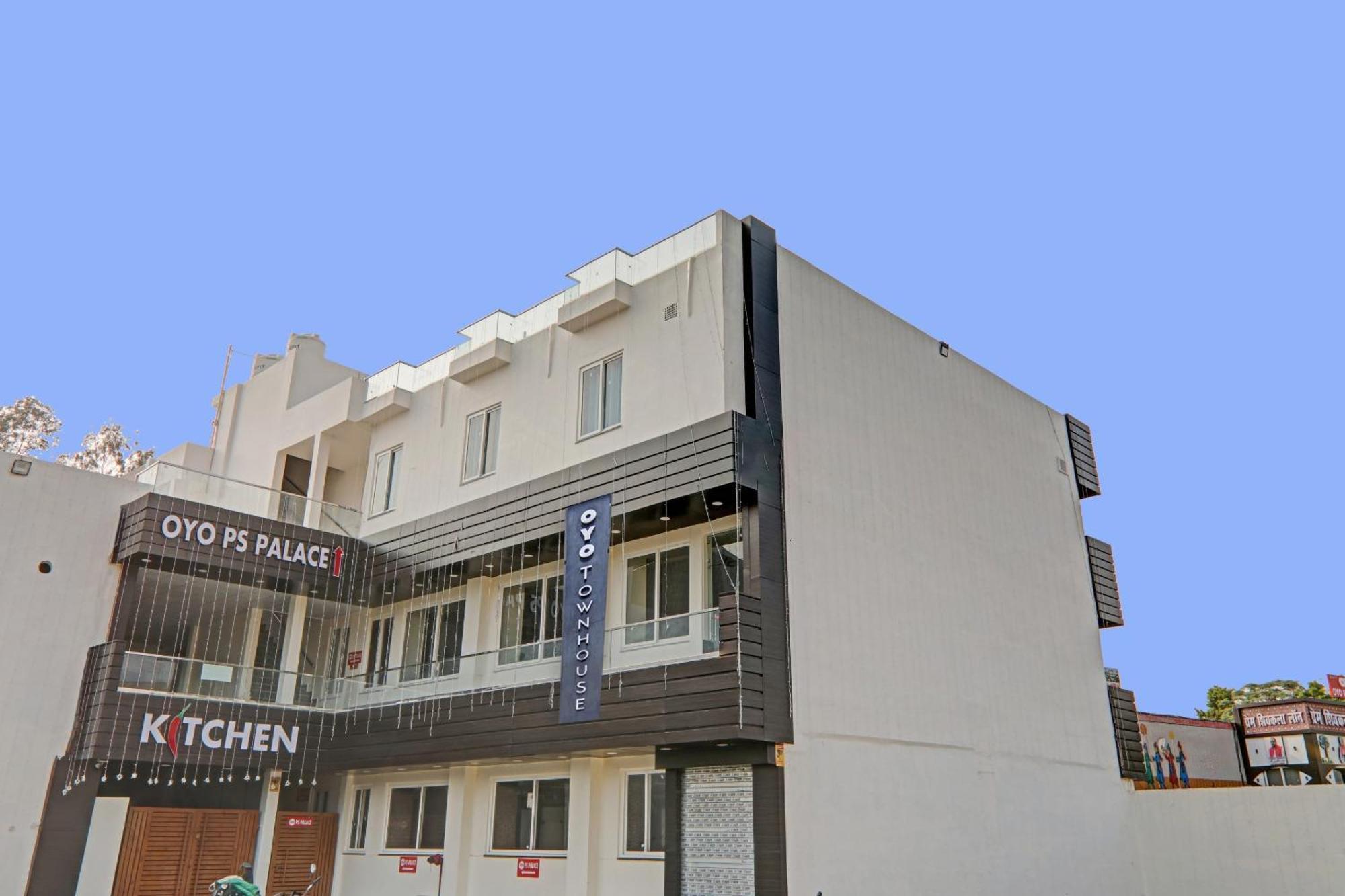 Townhouse P.S.Palace Near Amausi Metro Station Lakhnaú Exteriér fotografie